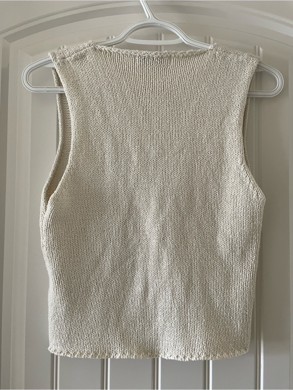 De Base Knit V-Neck Top | Off White - Picture 3 of 4